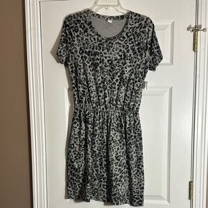 Women's Short Sleeve Gray Leopard Print Dress